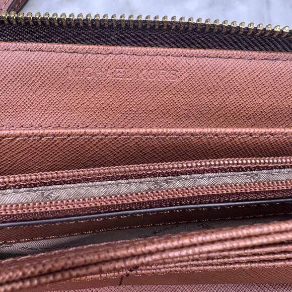 Michael Kors Continental Wallet JetSet Zippered Large Brown Wristlet Leather - Picture 10 of 16